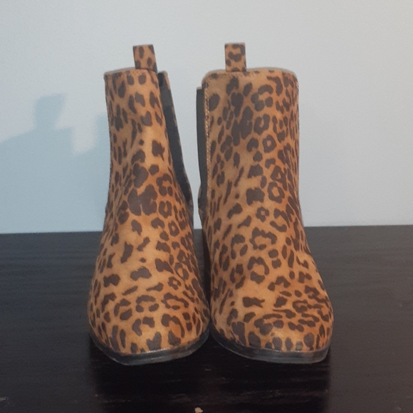NWT A new day Brown Leopard Print Bootie Sz 9 1/2 - Picture 2 of 11